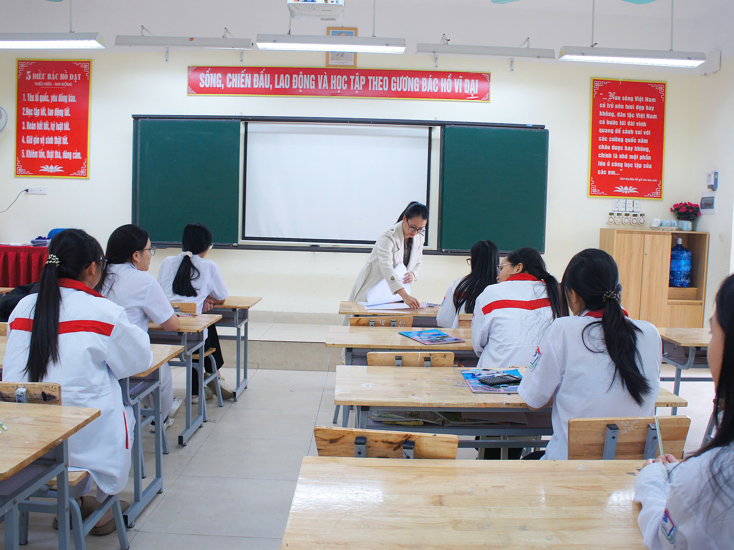 Trường THCS Hòa Lạc tổ chức kiểm tra khảo sát chất lượng đội tuyển học sinh giỏi lớp 9